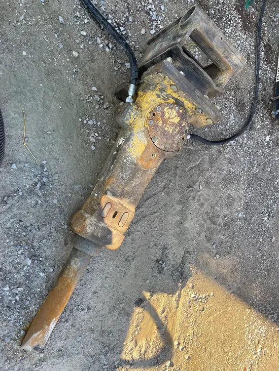 2014 Atlas Copco SB 452 Attachment