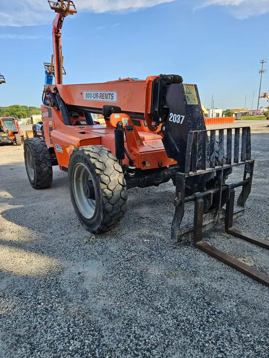 2016 SKYTRAK 8042 Forklift