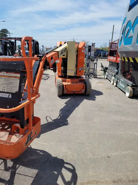 2015 JLG E300AJ Articulating Boom Lift