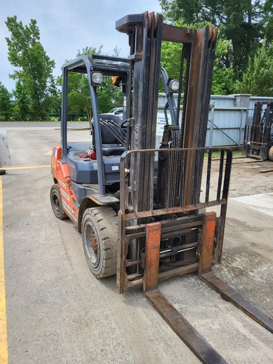 2018 Toyota 8FDU30 Warehouse Forklift