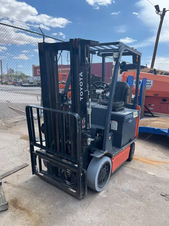 2018 Toyota 8FBCU25 Warehouse Forklift