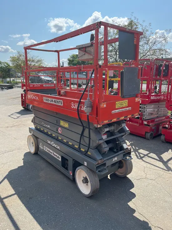 2015 Skyjack SJIII3226 Scissor Lift
