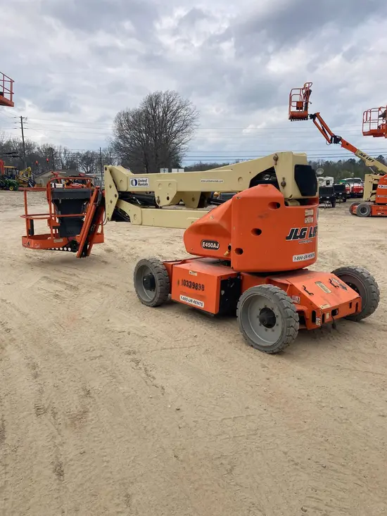 2015 JLG E450AJ Articulating Boom Lift