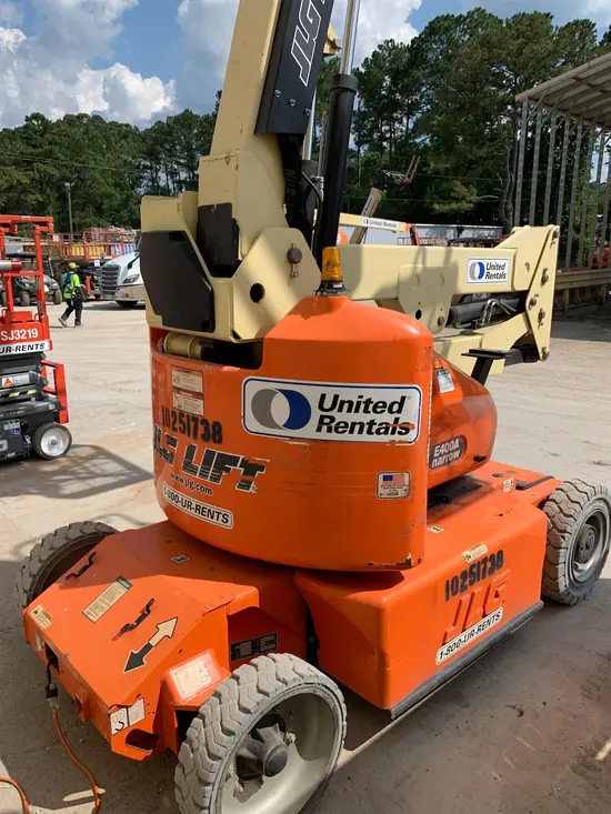 2014 JLG E400AJPN Articulating Boom Lift