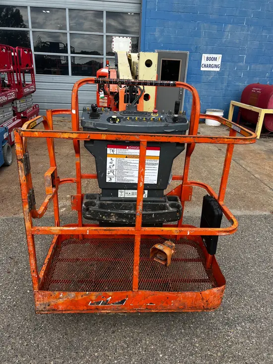 2015 JLG E400AJPN Articulating Boom Lift