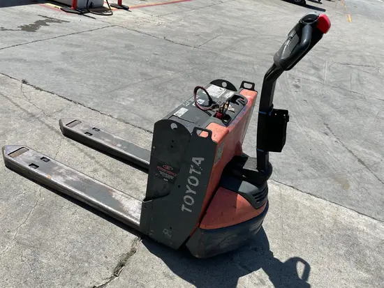 2018 Toyota 8HBW23 Jack