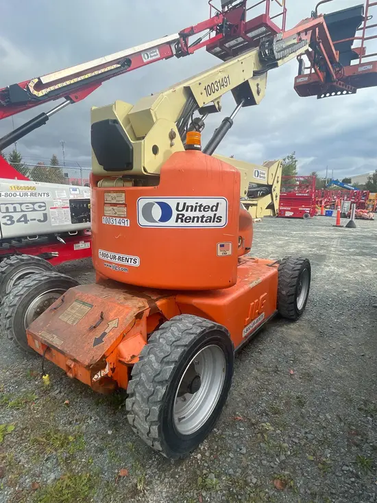 2012 JLG E450AJ Articulating Boom Lift