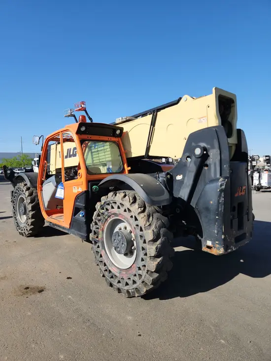 2016 JLG 1055 Forklift