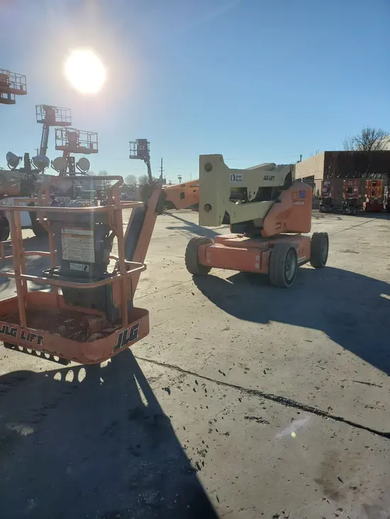 2013 JLG E450AJ Articulating Boom Lift