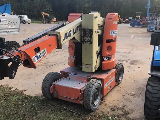 2013 JLG E300AJP Articulating Boom Lift