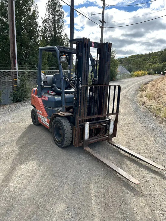2017 Toyota 8FGU25 Warehouse Forklift