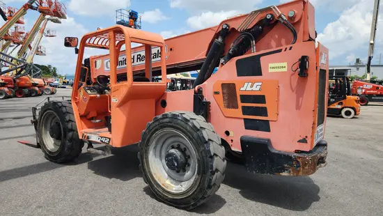 2017 SKYTRAK 8042 Forklift