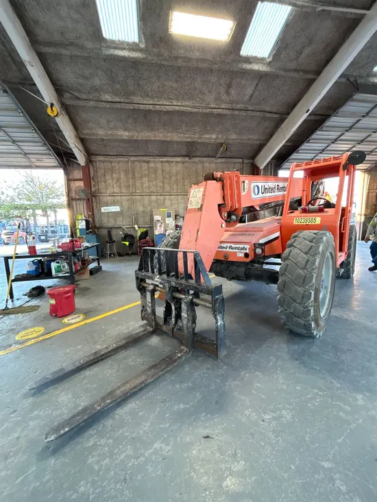 2014 SKYTRAK 8042 Forklift