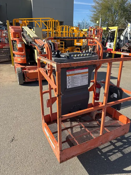 2014 JLG E300AJP Articulating Boom Lift