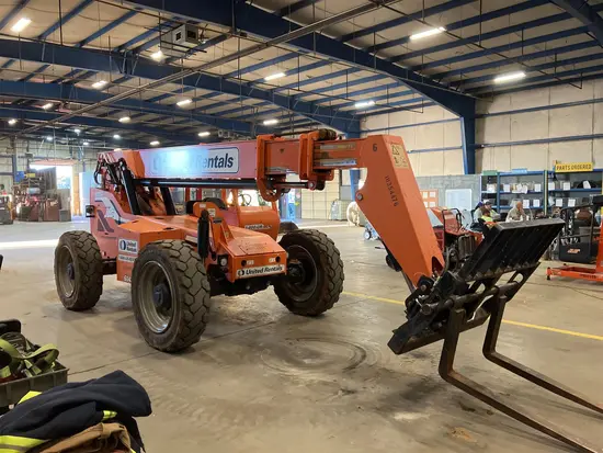 2015 SKYTRAK 6042 Forklift