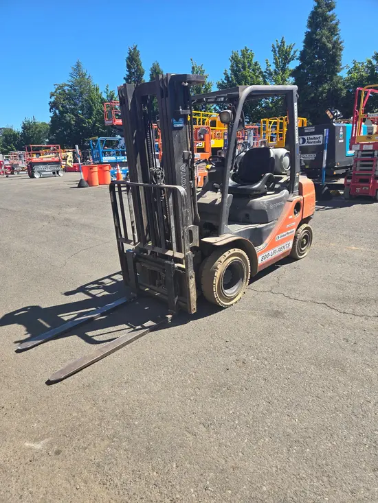 2018 Toyota 8FGU25 Warehouse Forklift