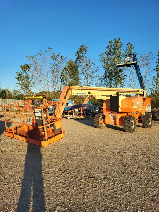 2013 JLG 800A Articulating Boom Lift