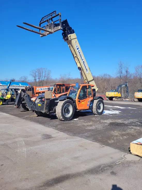 2016 JLG 1055 Forklift