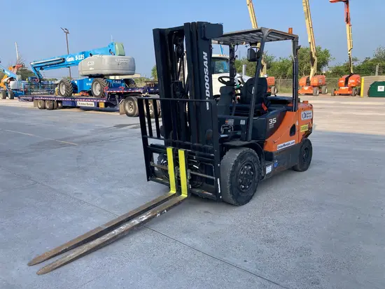 2016 Doosan D35S-7 Warehouse Forklift