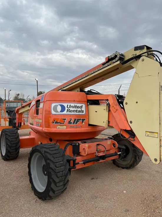 2014 JLG 600A Articulating Boom Lift