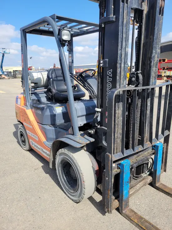 2017 Toyota 8FGU25 Warehouse Forklift