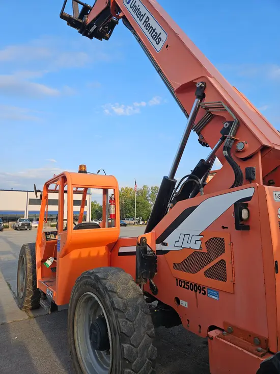 2014 SKYTRAK 8042 Forklift