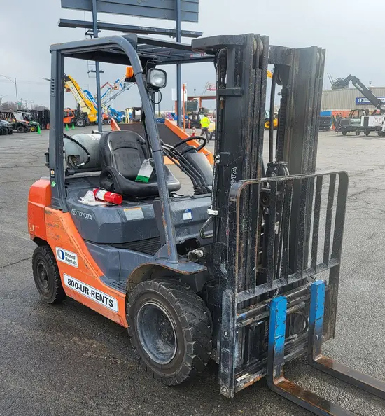 2018 Toyota 8FGU25 Warehouse Forklift