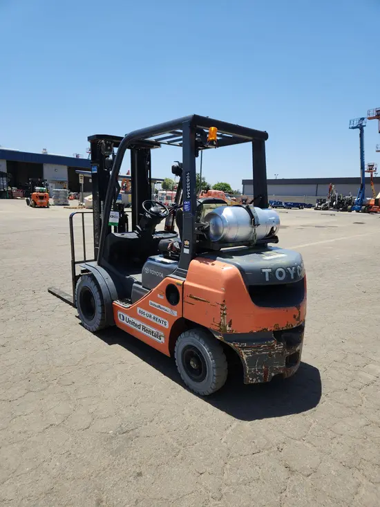 2018 Toyota 8FGU25 Warehouse Forklift