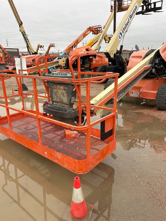 2014 JLG 400S Boom Lift