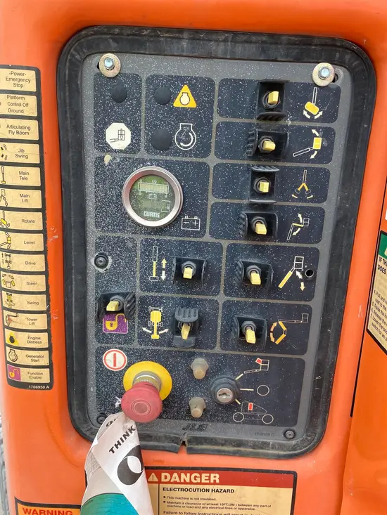 2013 JLG E400AJPN Articulating Boom Lift