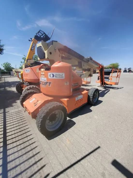2014 JLG E450AJ Articulating Boom Lift