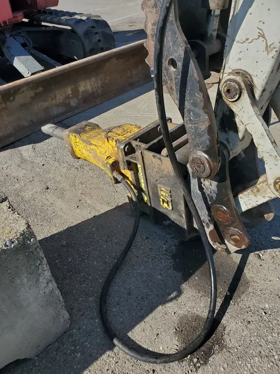 2017 Atlas Copco SB 452 Attachment