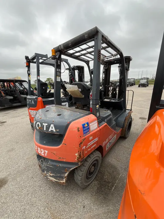 2016 Toyota 8FDU25 Warehouse Forklift