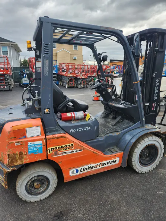 2018 Toyota 8FGU25 Warehouse Forklift