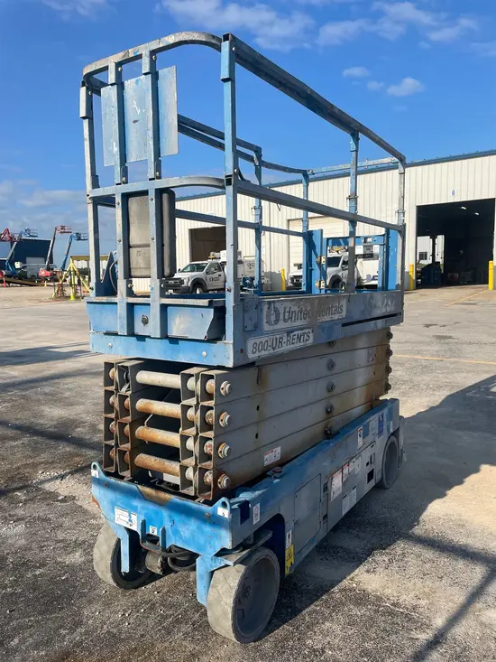 2016 Genie GS-3232 Scissor Lift