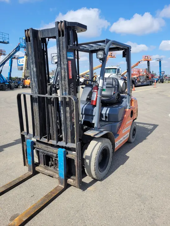 2017 Toyota 8FGU25 Warehouse Forklift
