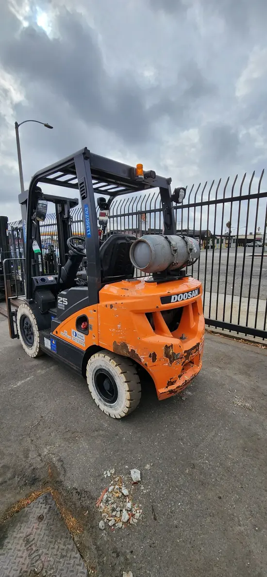 2022 Doosan G25P-7DF Warehouse Forklift