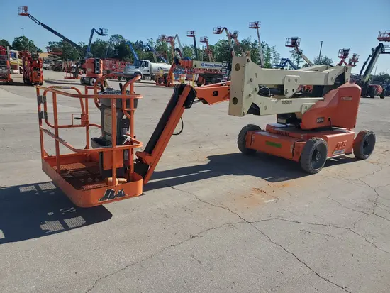 2014 JLG E450AJ Articulating Boom Lift