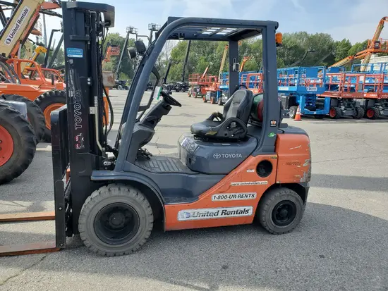 2017 Toyota 8FGU25 Warehouse Forklift