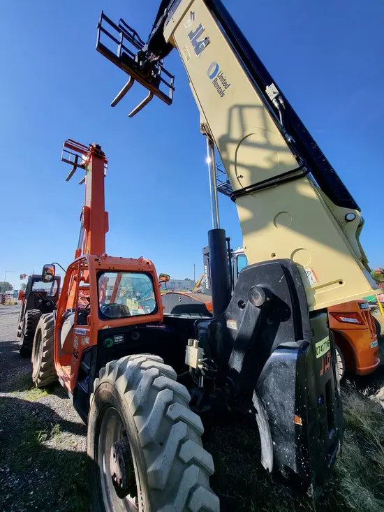 2016 JLG 1055 Forklift