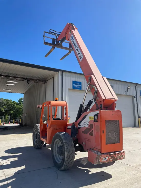 2014 SKYTRAK 8042 Forklift