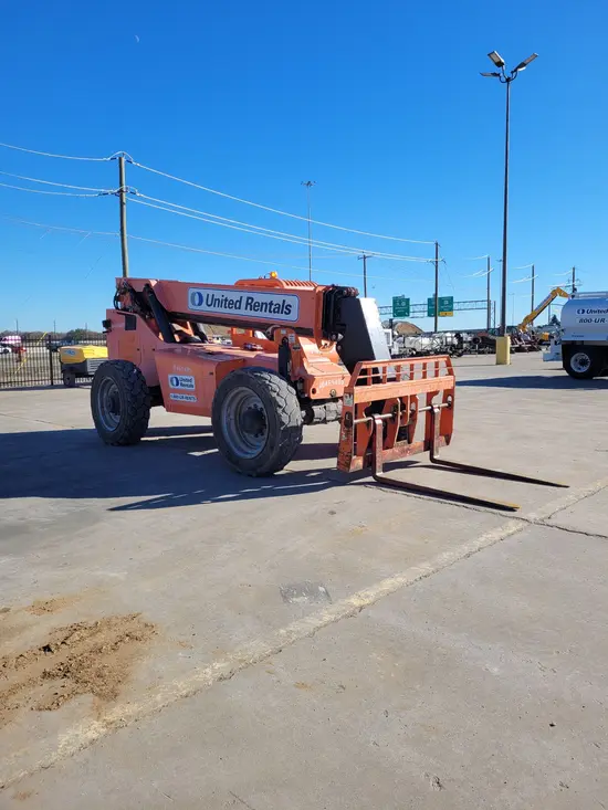 2016 SKYTRAK 8042 Forklift