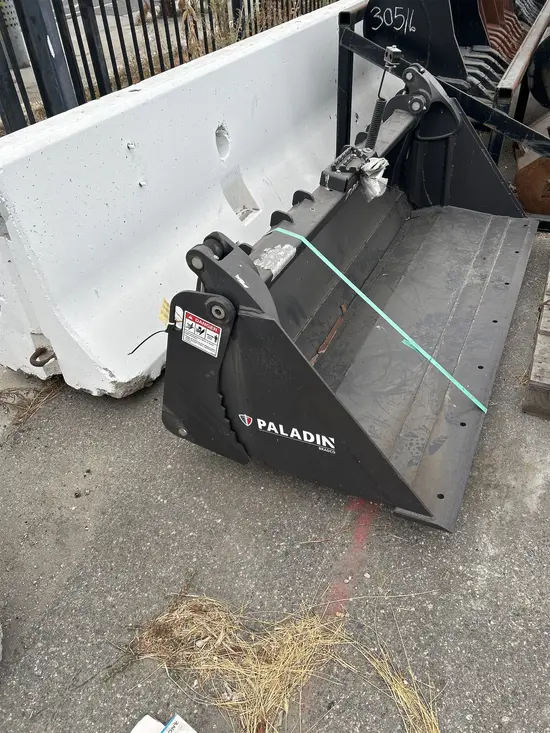 2000 GEARMORE 108020 Bucket Attachment