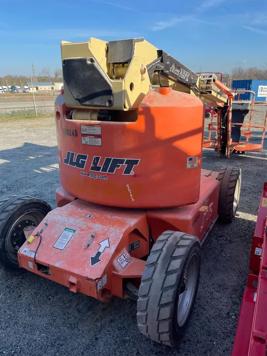 2013 JLG E450AJ Articulating Boom Lift