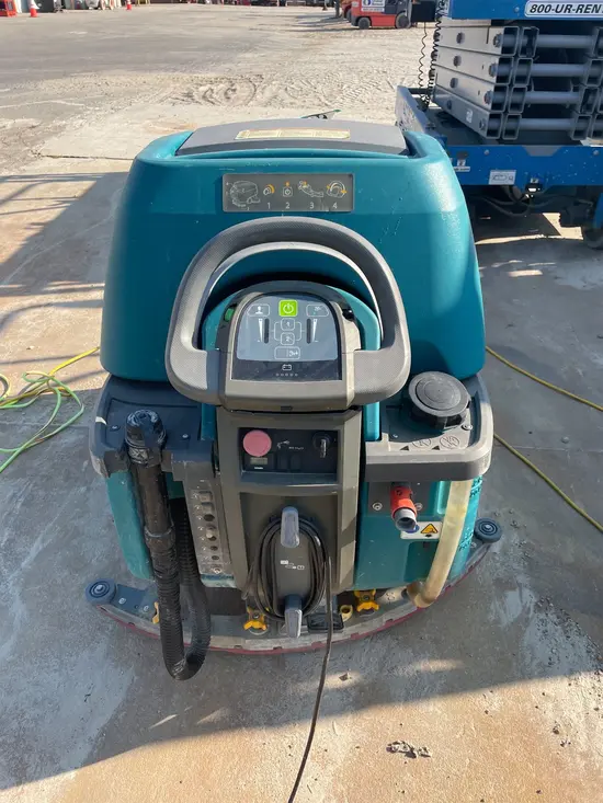 2019 Tennant T600-28 Scrubber