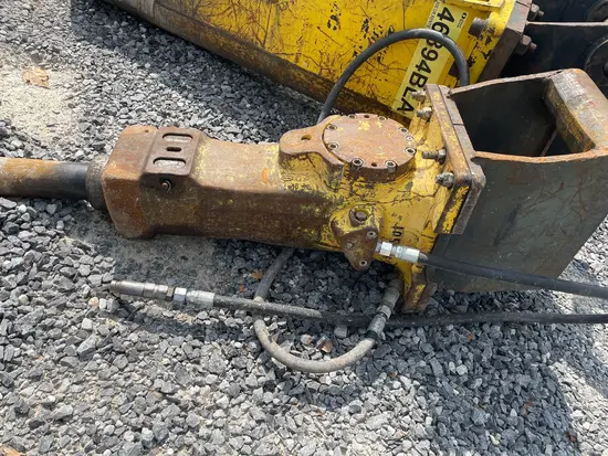 2016 Atlas Copco SB 452 Attachment