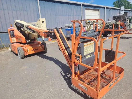 2014 JLG E400AJPN Articulating Boom Lift