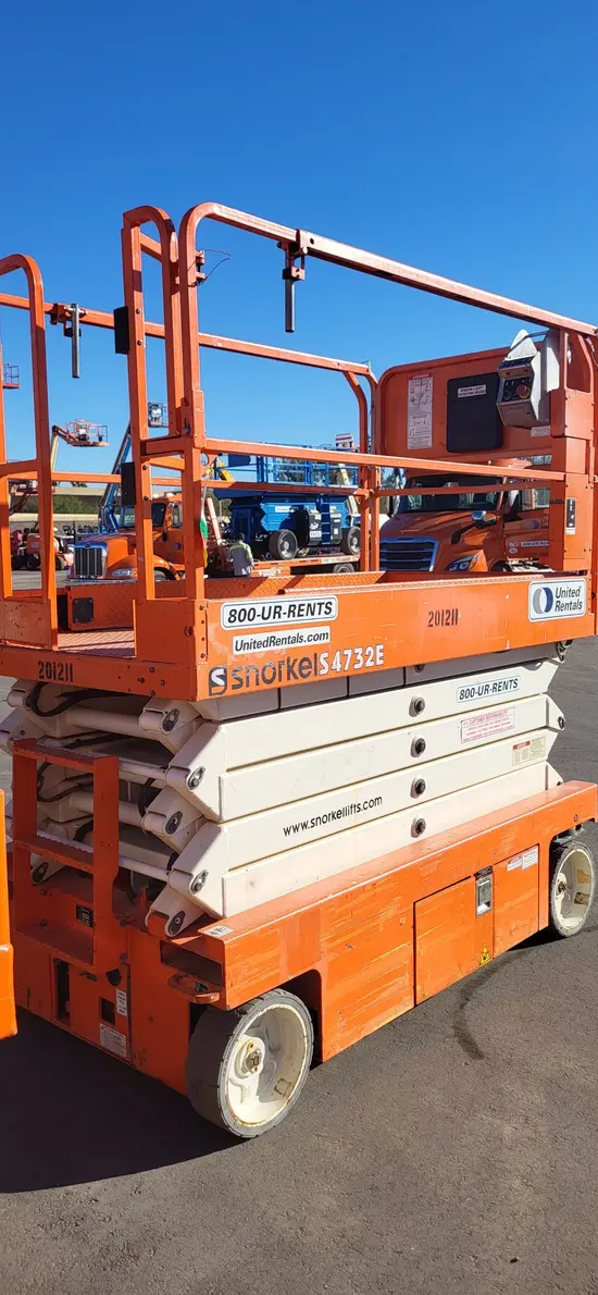 2017 Snorkel S4732E Scissor Lift