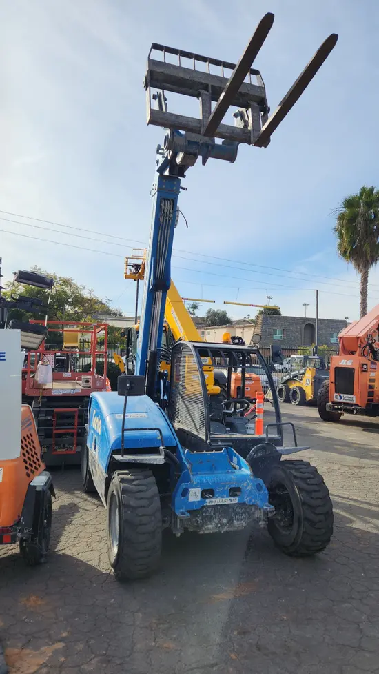 2017 Genie GTH-5519 Forklift
