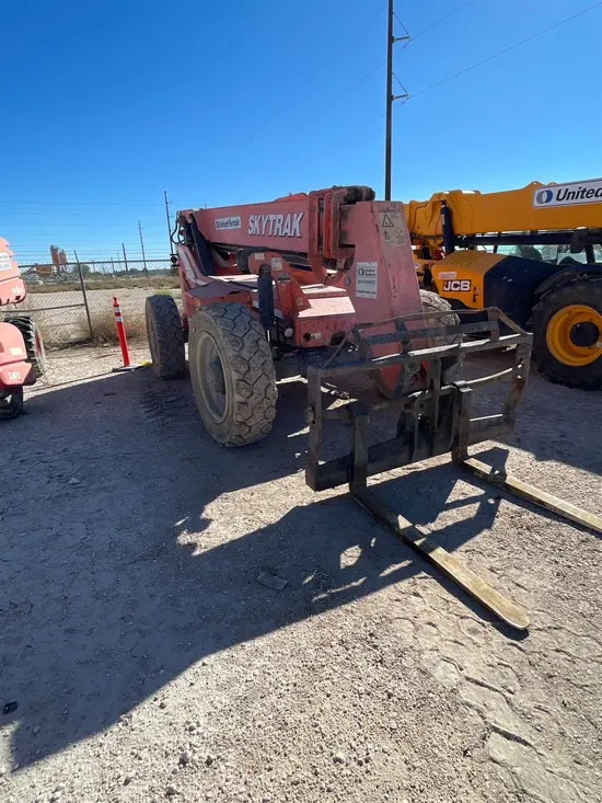 2015 SKYTRAK 8042 Forklift